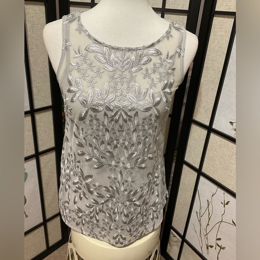 White House Black Market Silver Leaf Design Camisole and Overblouse Size XS